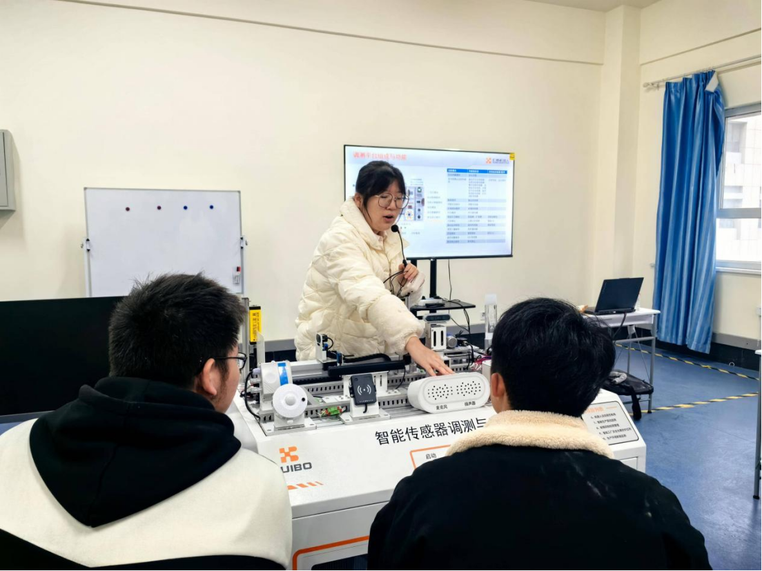 锚定强国目标 赋能青春赛道——长春电子科技学院微专业教学正式启航